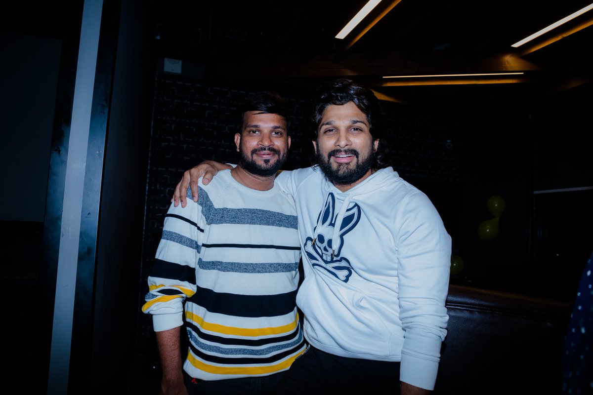 imsarathchandra's tweet photo. Happy birthday to a truly great boss! Working with you will forever be one of the greatest opportunities of my life. Happy birthday MENTOR. @alluarjun 
#HappyBirthdayAlluArjun https://t.co/q7BOU8s305