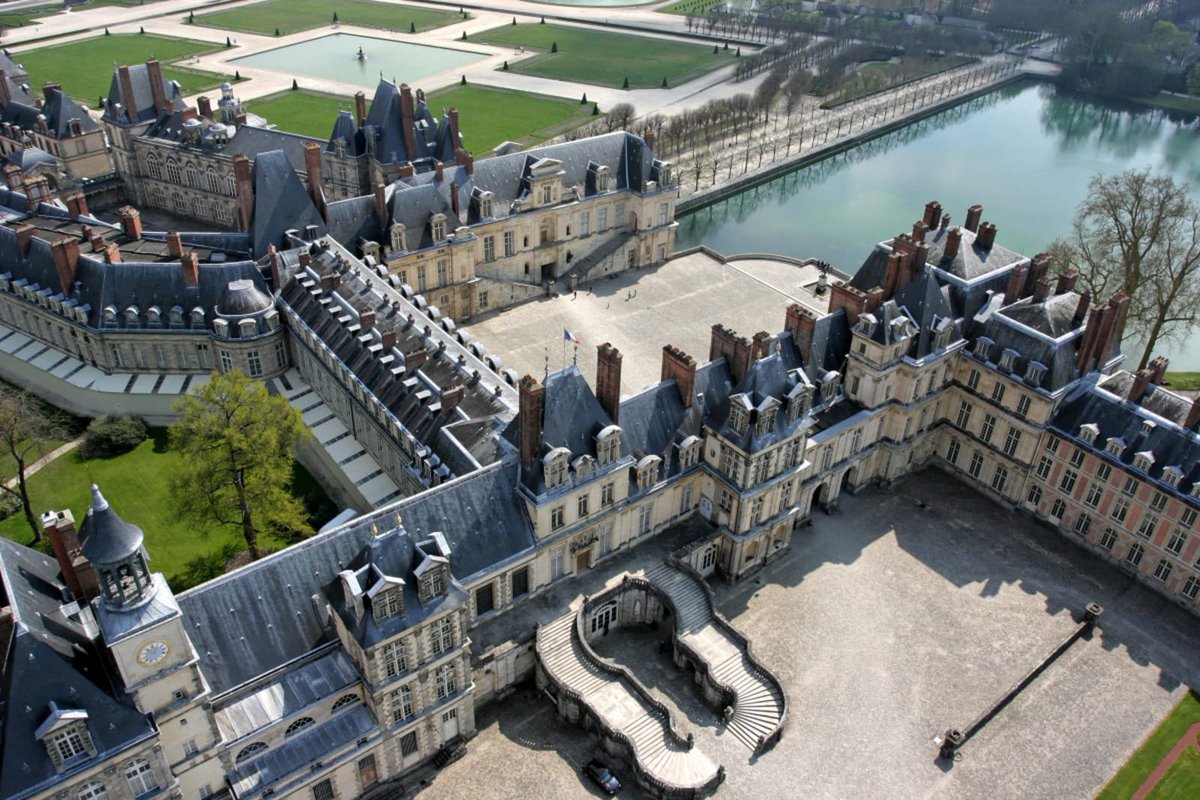 germainpire's tweet photo. RT CFontainebleau: 🔴 En août 1816, Napoléon dit du château de #Fontainebleau qu'il est « la vraie demeure des rois, la maison des siècles. » 👑

👉🏻 Fontainebleau, au cours de ses sept siècles d'histoire, a été choisi comme résidence par 34 rois et 2 e… https://t.co/H8aQBAGuJq