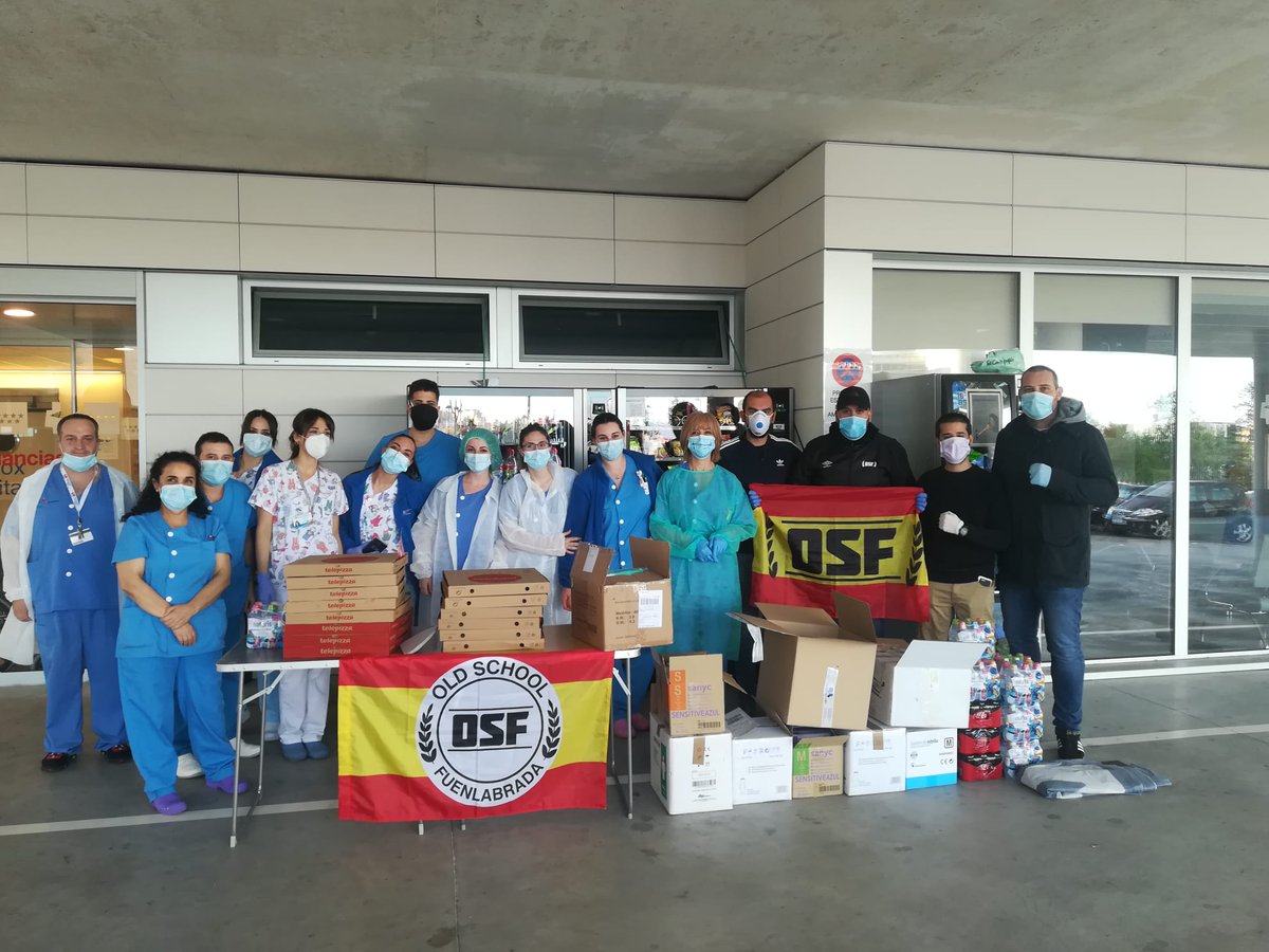 OldSchoolFuenla's tweet photo. Después de mucho esfuerzo y con lo que ha costado conseguir el material sanitario, por fin hemos podido hacer la entrega del material y la cena a nuestros sanitarios. Muchas gracias a todos por colaborar. #FuckCovid19 https://t.co/71AVbbBdzx