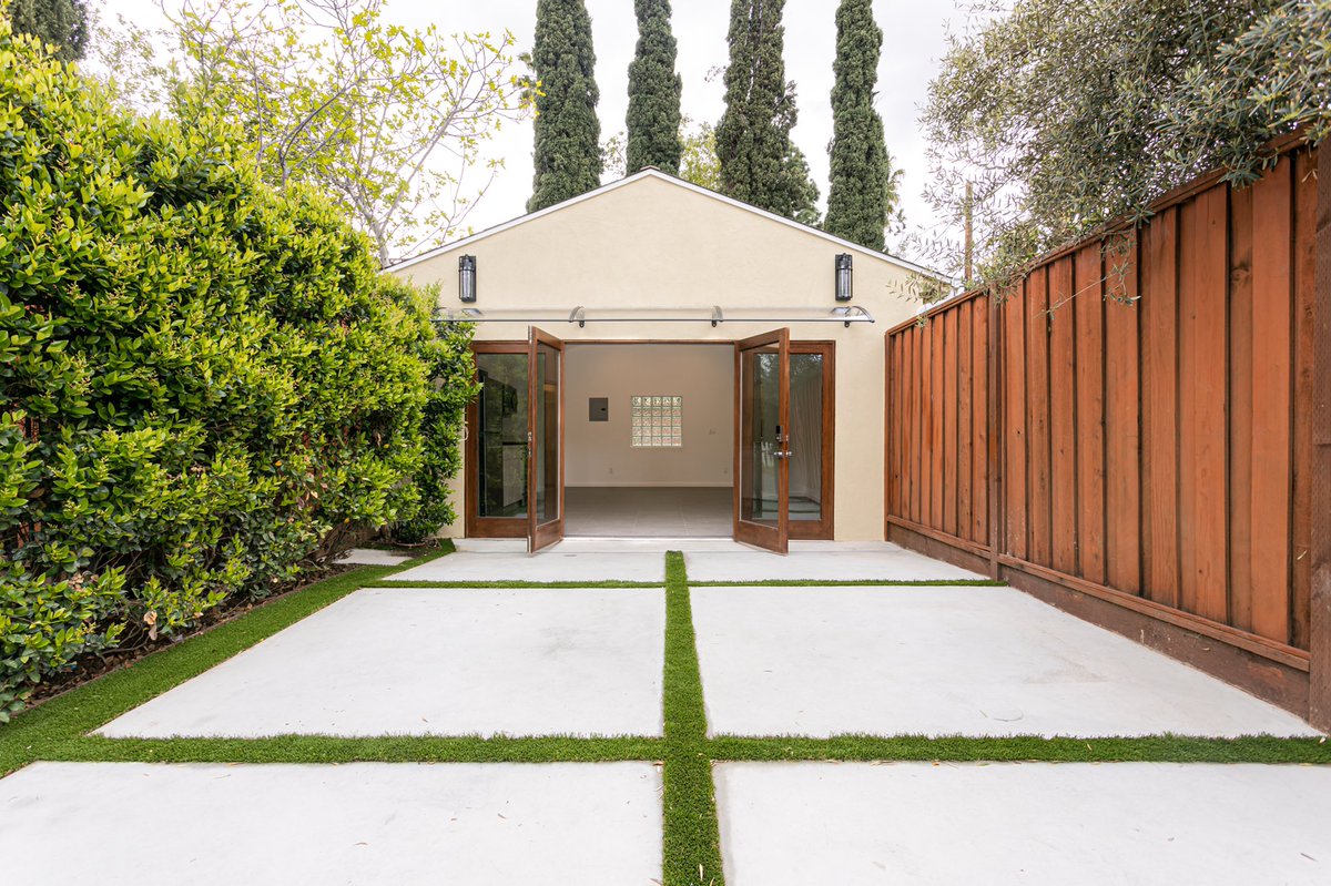 Arrowheadremod's tweet photo. We converted a garage into an additional unit in Sherman Oaks. 

Call us now for a free estimate: 800-270-6997

________________________

#ArrowheadRemodeling #Remodeling #Design #GeneralContractor #ShermanOaks #AdditionalUnit #Remodel https://t.co/8vztAX6NiB