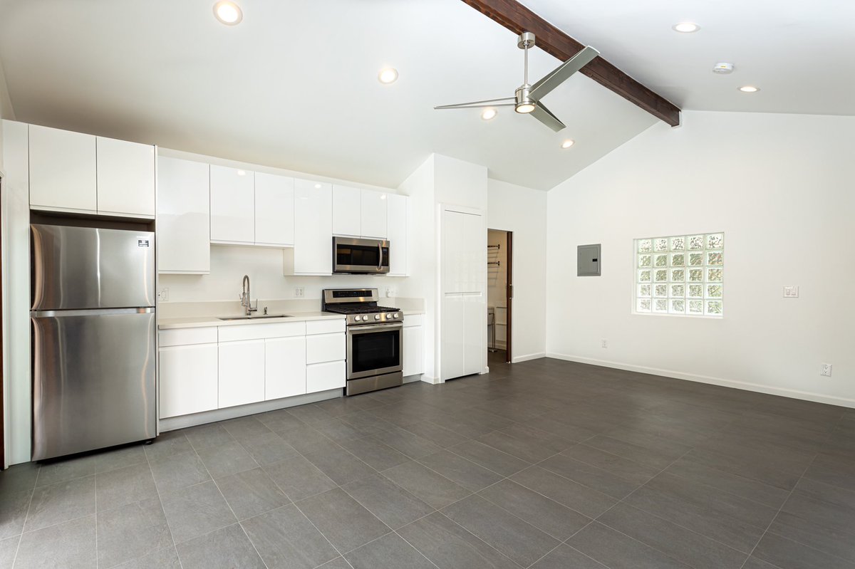 Arrowheadremod's tweet photo. We converted a garage into an additional unit in Sherman Oaks. 

Call us now for a free estimate: 800-270-6997

________________________

#ArrowheadRemodeling #Remodeling #Design #GeneralContractor #ShermanOaks #AdditionalUnit #Remodel https://t.co/8vztAX6NiB