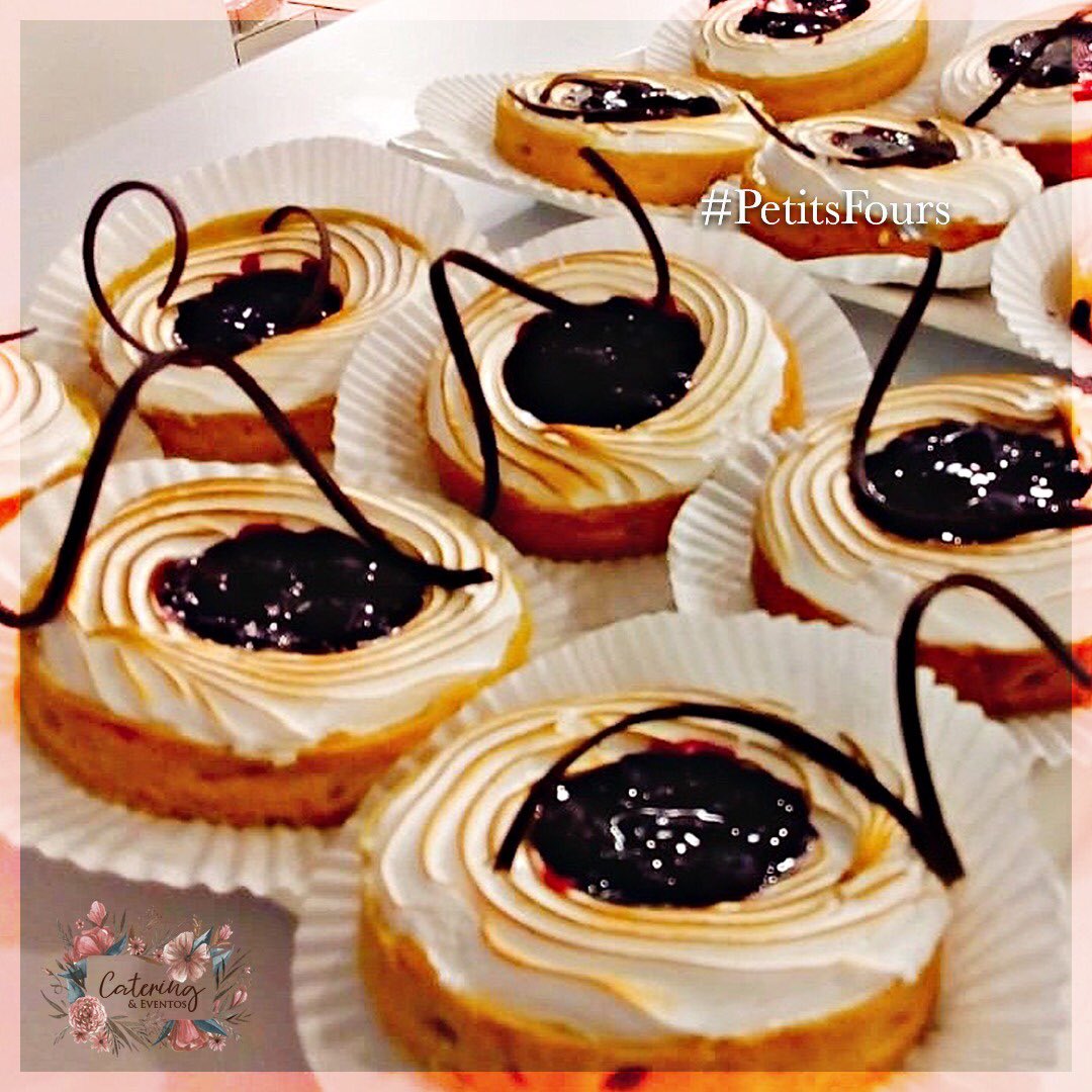 CaterinyEv's tweet photo. #CateringyEventos #FiestasPersonalizadasBogotá #MomentosEspeciales #DeliciasDulces #CelebrationTime #PetitsFours #DeliciasGourmet #NackedCake #Pasabocas #BogotáCakes #PasteleríaBogotá #TortasBogotá #ReposteriaBogotá #EventosBogotá #CakeLove #PostresBogotá #BogotáFood #MesasDulces https://t.co/CtJjjXRPql