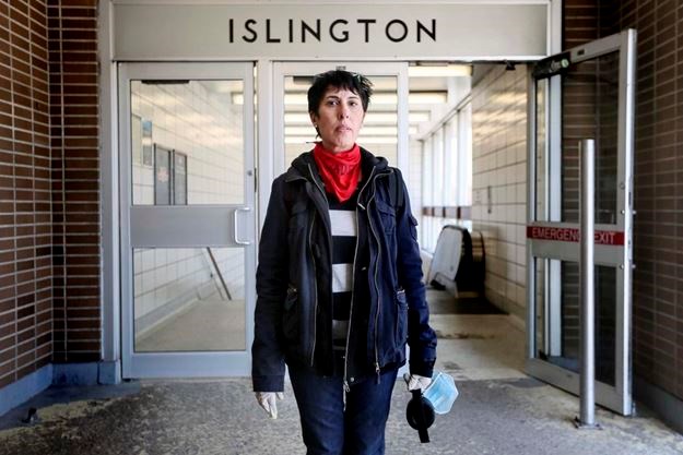 "I try to keep my two metres from others, but it's just impossible."

Who’s still crowding into #TTC buses and subways amid the pandemic? Evidence suggests many are Toronto’s working class bit.ly/3c0uxHn