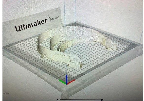AliefISD's tweet photo. Alief ISD is working in conjunction with HCC nad HISD to make brackets for PPE face shields using Alief ISD 3D Printers. We hope to produce 30 brackets a week! https://t.co/0NOKq2fcXB