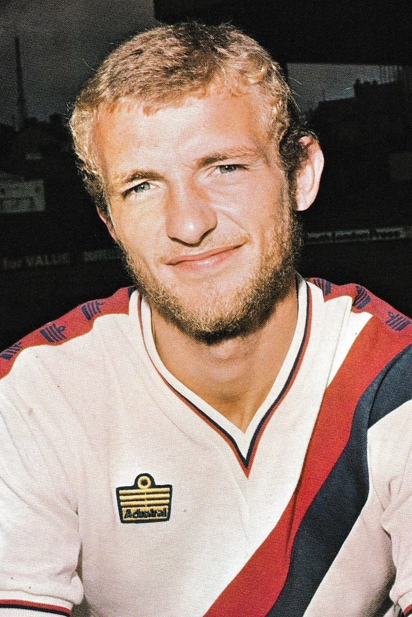 robertmdaws's tweet photo. #NickyChatterton started his career in 1973 at #CrystalPalace, where he was the son of the club's groundskeeper Len Chatterton. In November 1978,he moved to neighbouring south London club, Millwall. @CPFC #CPFC @fuell15 https://t.co/9nCgfFWdIx
