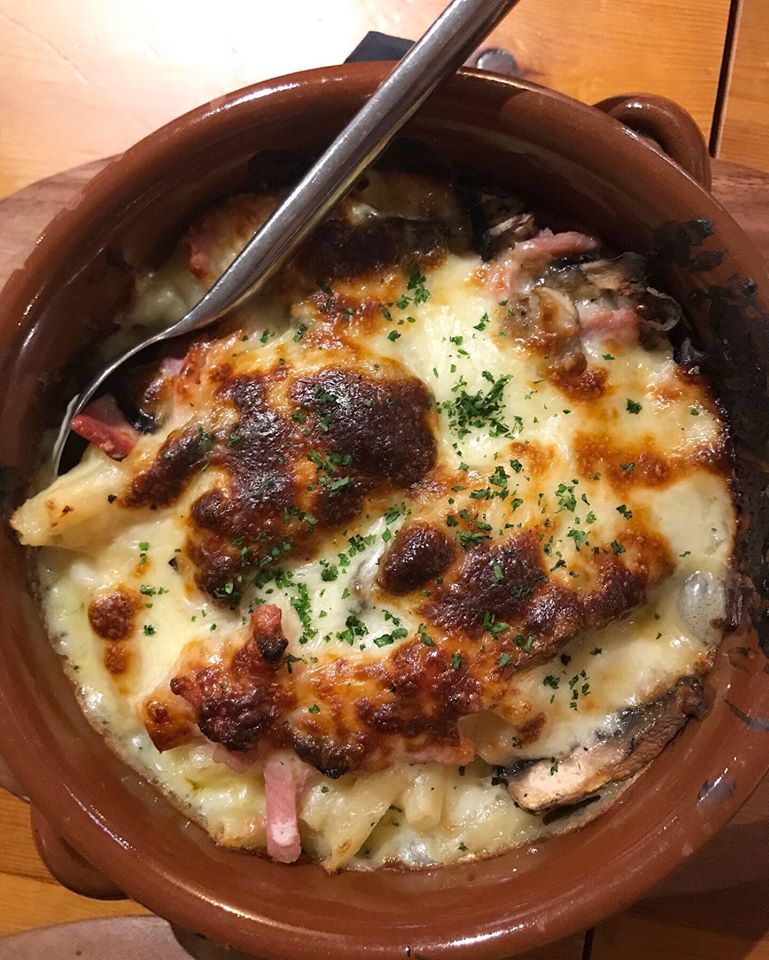 coolasleicester's tweet photo. Throwing it back with some of our favourite places. 

Mac &amp; Cheese, awesome pizza and 2 for £8 cocktails at @TheTreeLeics. We'll be together again soon.🍹

#leicester #leicestershire #macandcheese #pizza https://t.co/9xB5WlNhlj