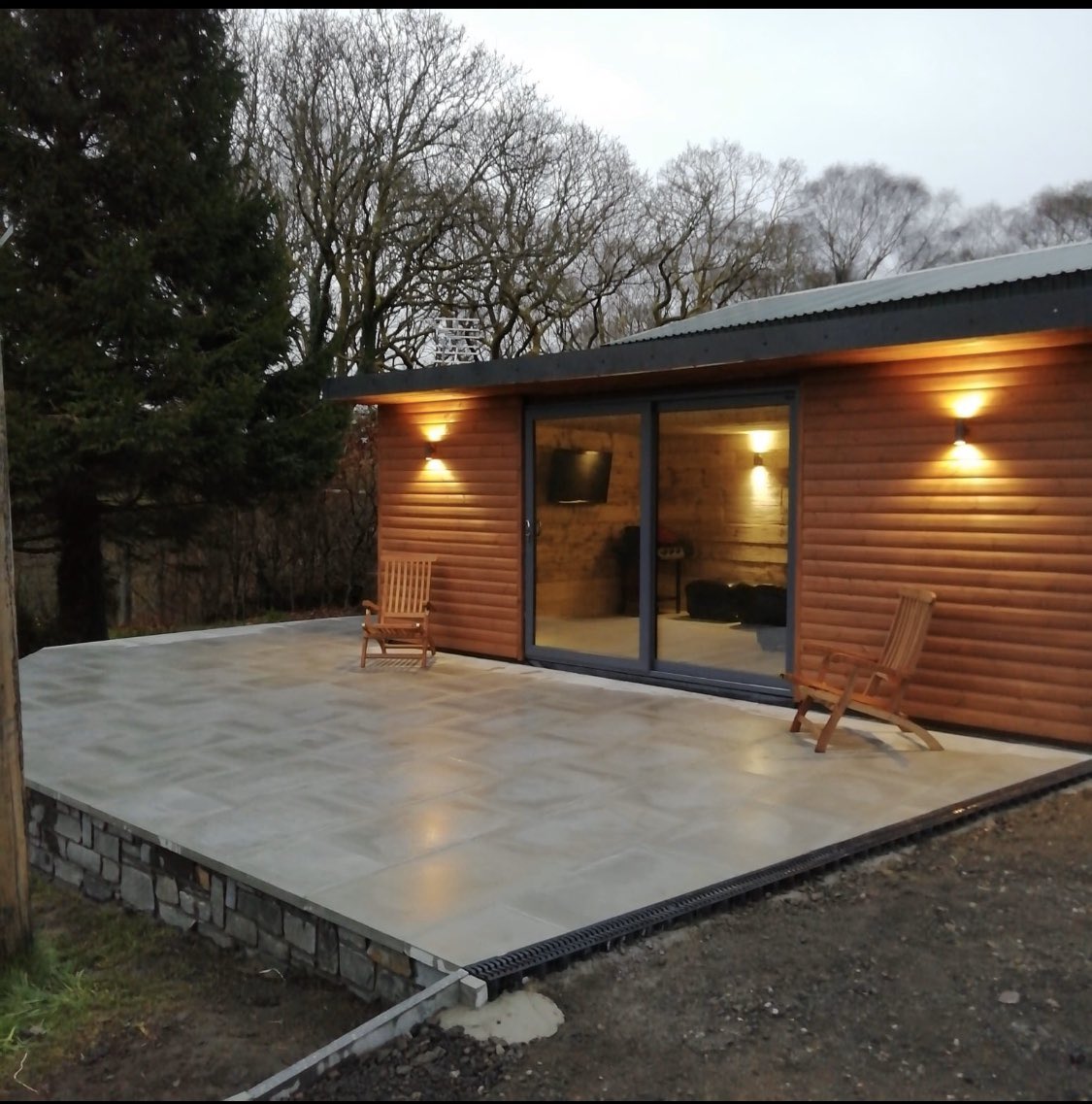 AJTerryBuilding's tweet photo. Patio and Stone Wall recently completed  #builders #garden #patio https://t.co/lqnkFFPPPs