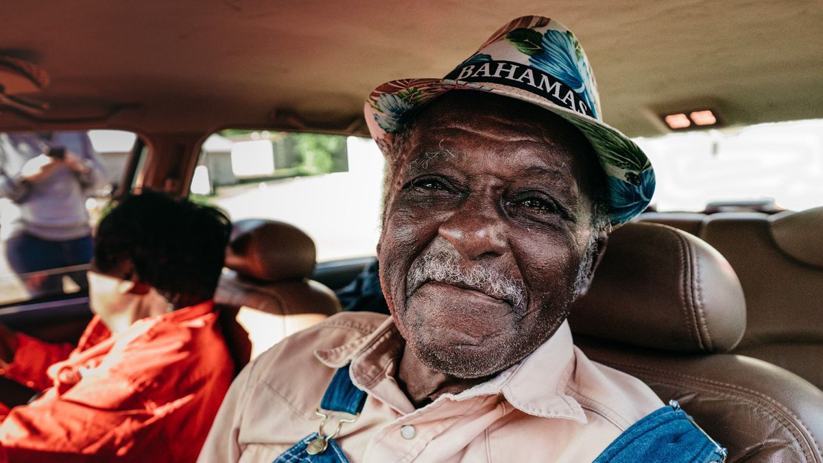 FeedingAmerica's tweet photo. “We’d be hungry if it wasn’t for this food. We appreciate it very much." 
-Sherman, 85-year-old retired school bus driver

Seniors are some of the most vulnerable people to #COVID19. You can help us keep food on the table for all of our neighbors. https://t.co/psU9ph7RSs https://t.co/LwoB01triA