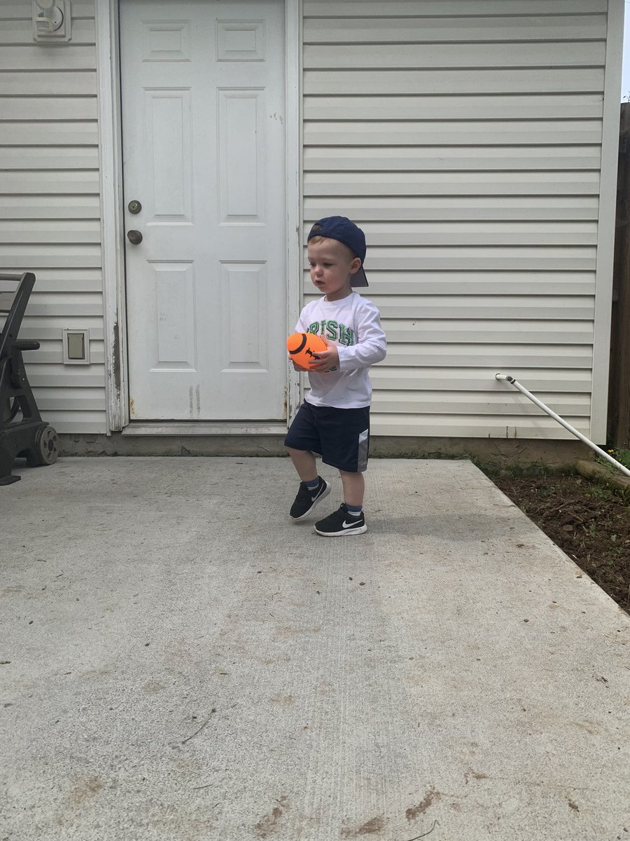 Kayla_Black3's tweet photo. @kkaaitliinn We didn’t get married because I was pregnant. We got married because we knew we loved each other and knew we wanted to be with each other the rest of our lives. I think I may know where you going with this though and I’m for it 😂👏🏼 ps babies are awesome. Mine is so handsome 💚 https://t.co/Z8M7MGMNlx