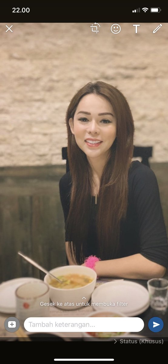 Agnes Davonar (@agnesdavonar) on Twitter photo 