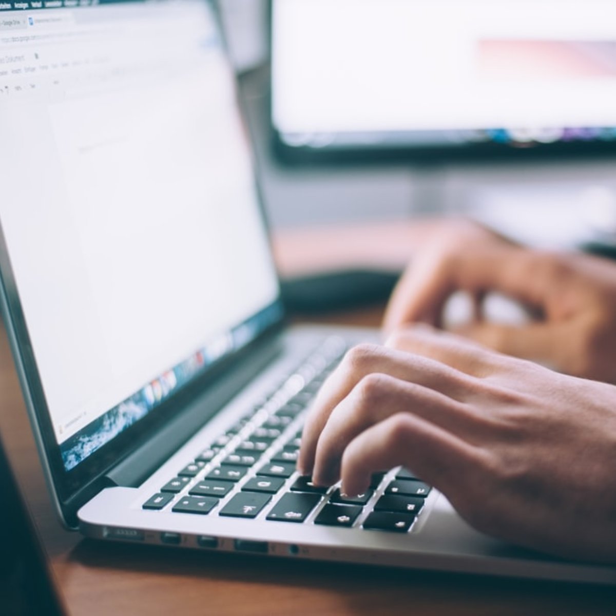 FastframeFO's tweet image. Are you unsure which frame to choose to compliment your home? Try checking out different blogs and magazines to find colors, textures, and styles you love.