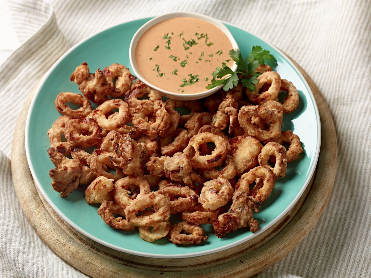 Enjoy your favorite appetizer at home: just grab a bag of our Retail Calamari and your Air Fryer! Recipe here: towndock.com/recipes/recipe…
.
#calamari #squid  #quarantine #quarantinelife #quarantinecooks #homecooking #airfryer #homechef #comfortfood #selfisolating #stayhomechallenge