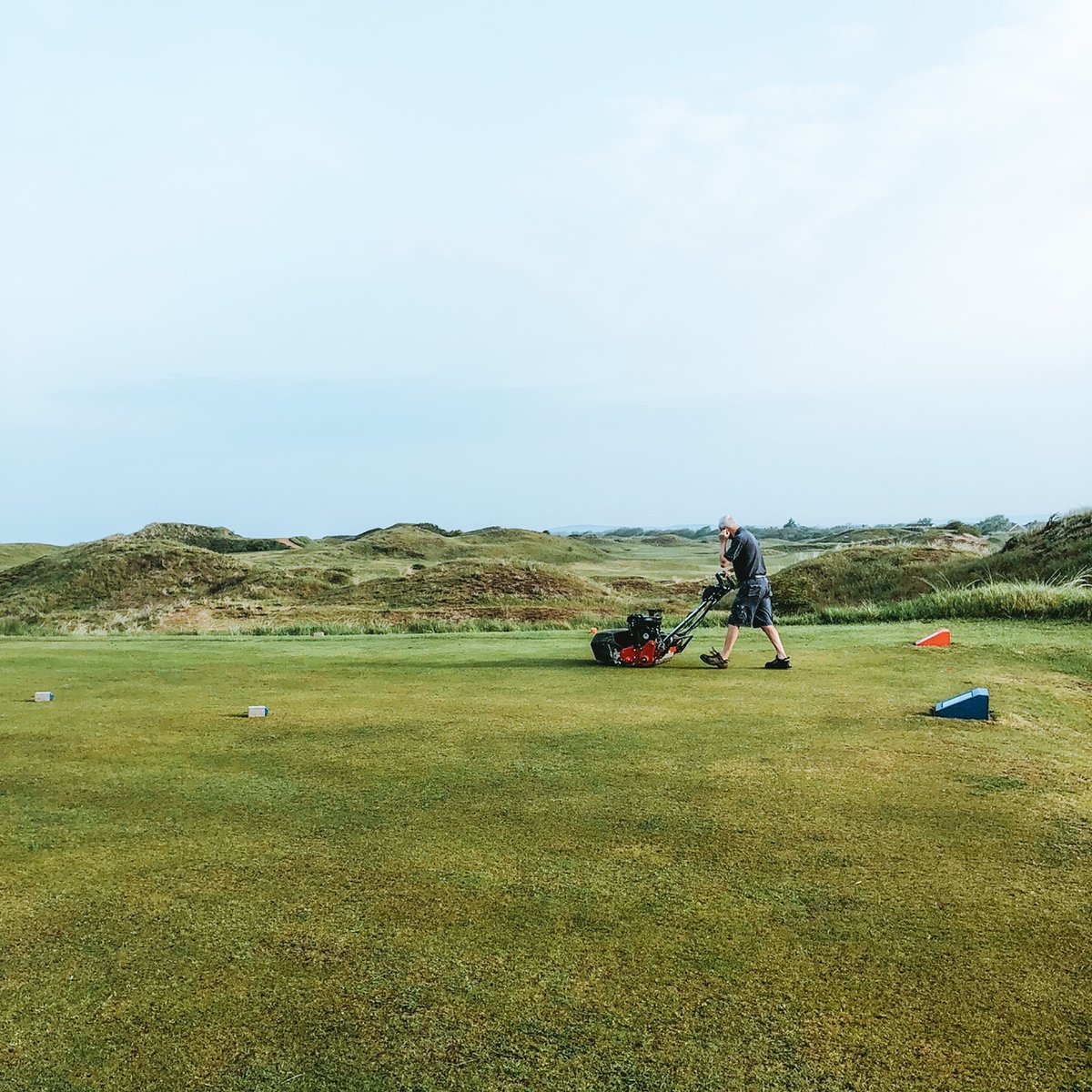 BurnhamBerrow's tweet image. 🙌 to our greenkeeping staff who are continuing to maintain both of our courses to the highest possible standards, whilst adhering to the government’s social distancing guidelines.