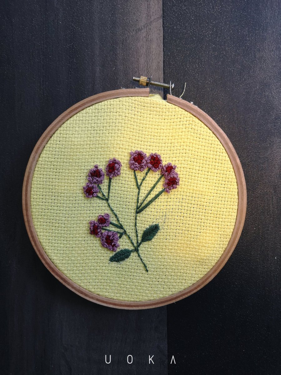 ساهم بالتصويت في مسابقة التطريز
المتسابقة الخامسة / صبا محمد طاهر
  تنتظر دعمكم🤩💪🏻

🎯 علماً بأن:
•الإعجاب بدرجة
•إعادة تغريدة بدرجتين
•آخر موعد للمسابقة الخميس ١٦-٨ الساعة11:59م
#معك_في_بيتك 
#كلنا_مسؤول