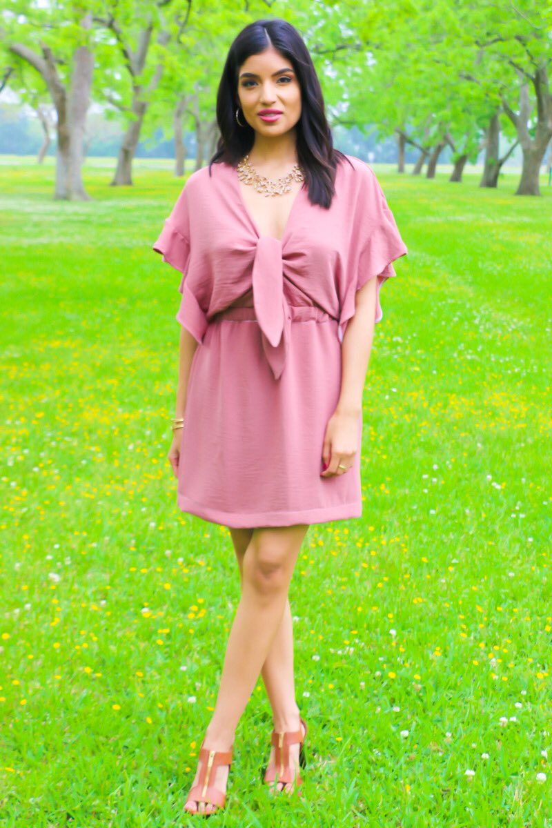 rosypenablog's tweet photo. Today on the blog! Ruffle Sleeve Easter Dress 💕 https://t.co/mQ1k8S7Ir4🐰🥚🌼/ #liviamccalls @mccallpatternco  @SimpMcCalls #rosypena #sewing https://t.co/jSohePZqBQ