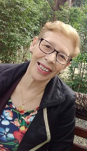 Hoje é meu último twitte aqui, e uma semana depois da minha mãe partir para junto de Deus, decidi dizer o quanto o amor dela me inspirou e me fez feliz, o câncer não te venceu mãe, pois o amor que a senhora semeou no mundo é incapaz de ser superado, até um dia, Amor eterno.