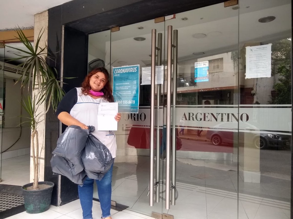 CSolidaria_Tuc's tweet photo. Seguimos ayudando en toda la provincia! 

Gracias a su colaboración podremos seguir haciendo máscaras y colaborando con el personal de salud de nos está cuidando 💪🏼💪🏼 https://t.co/4txlPgU7r9