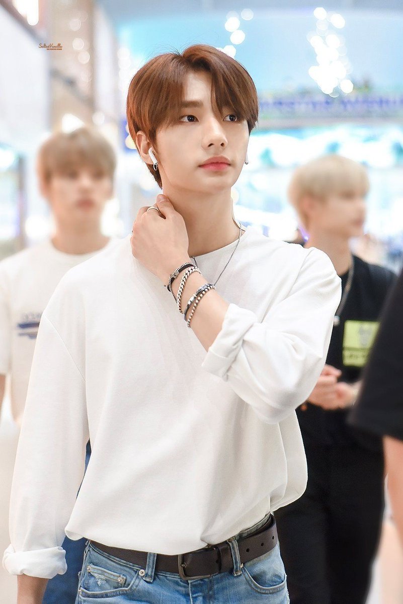 hyunjin as & #39;no way& #39;-hyunjin is totally the type to write a whole song about refusing a divorce, and also diss his husband while doing it-the "pity cuz quoting leviticus" part would be perfect for him-and he& #39;d probably come up with an amazing dance break before the bridge
