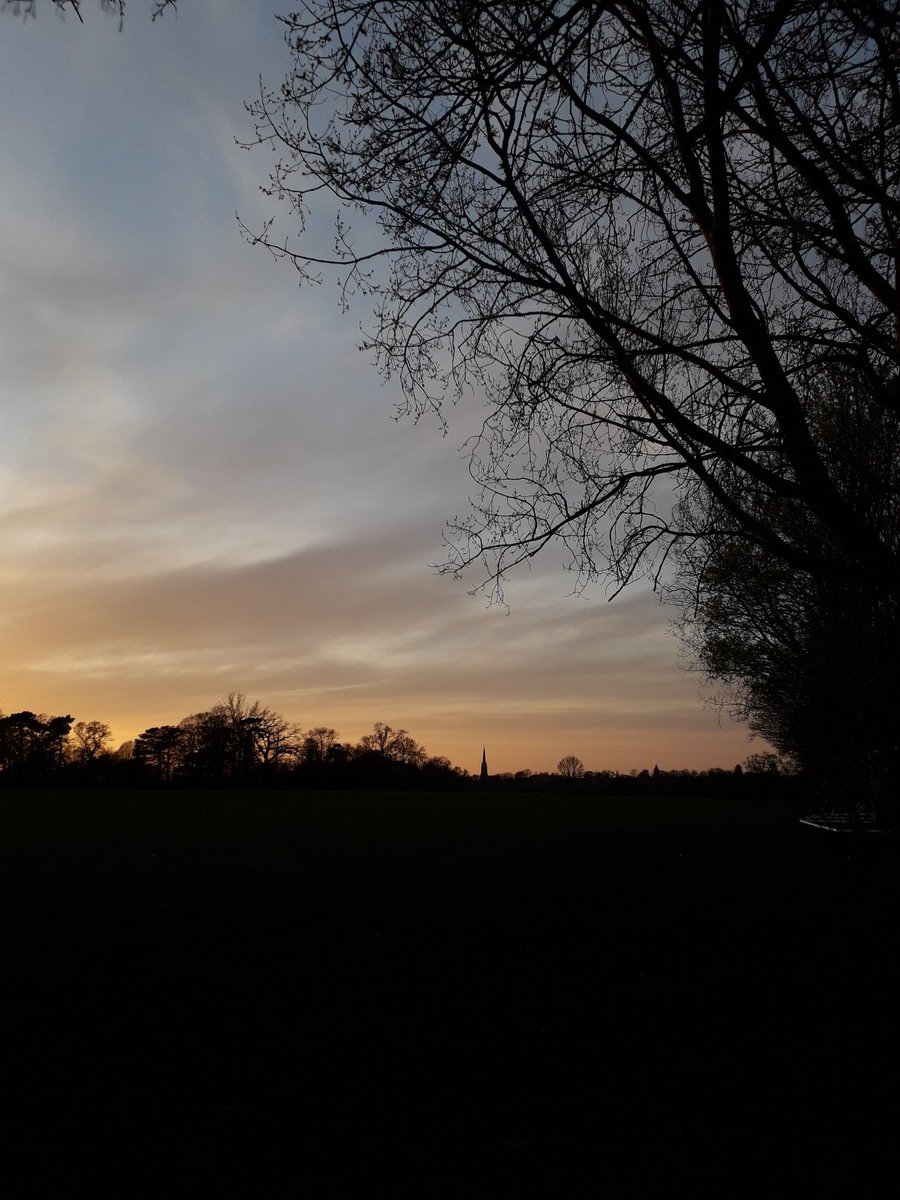 KarlQuinney's tweet photo. Another day, another colourful sunset on evening exercises.
#StaySafe #springpics #sunset https://t.co/mj6SfthnY4