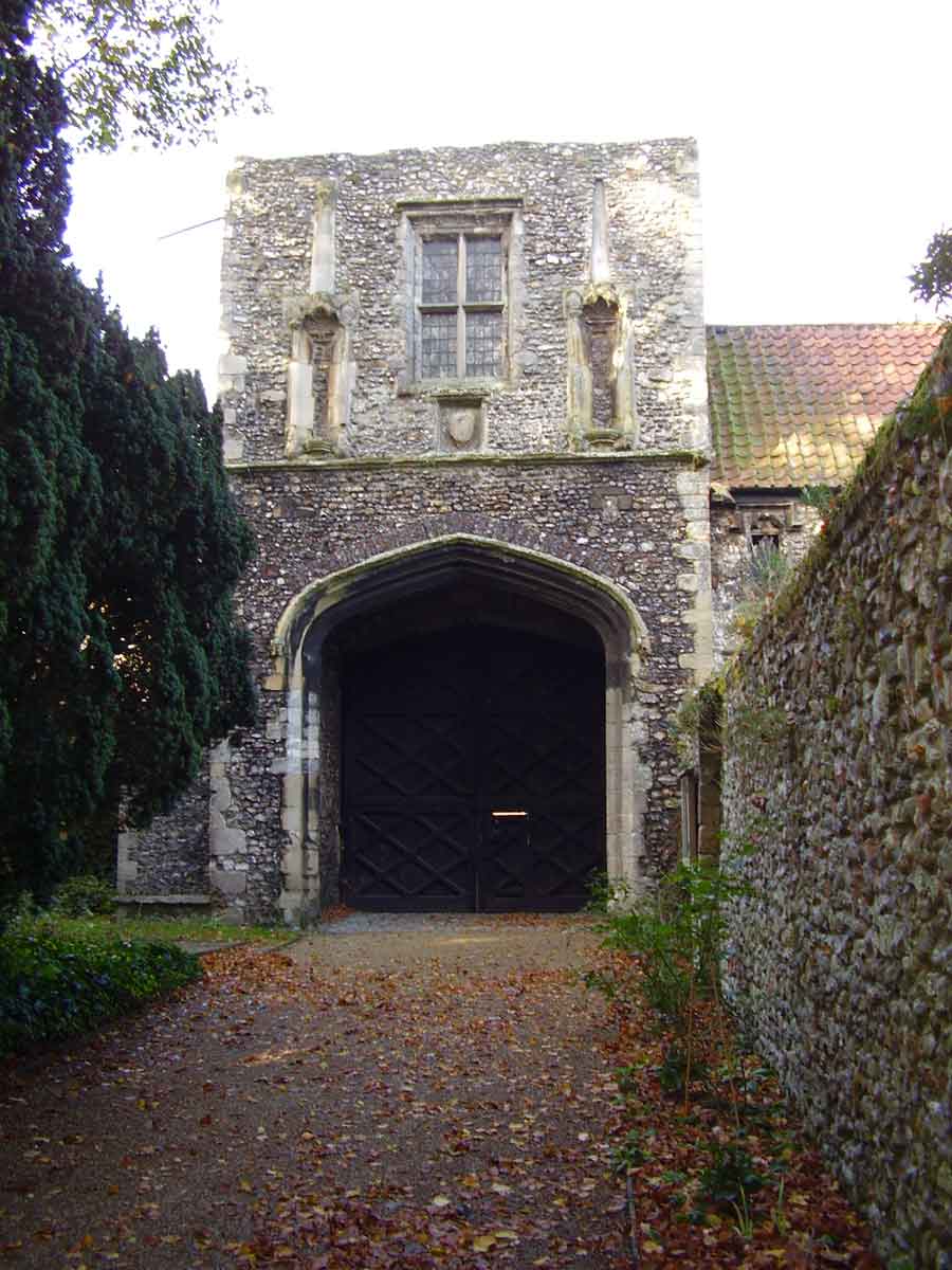 As the pilgrims passed through the gatehouse they would have entered a bustling and busy precinct surrounded by tall buildings on all sides. The flow of pilgrims was carefully regulated by the Priory & pilgrims were required to follow a set route.  #EAchurches