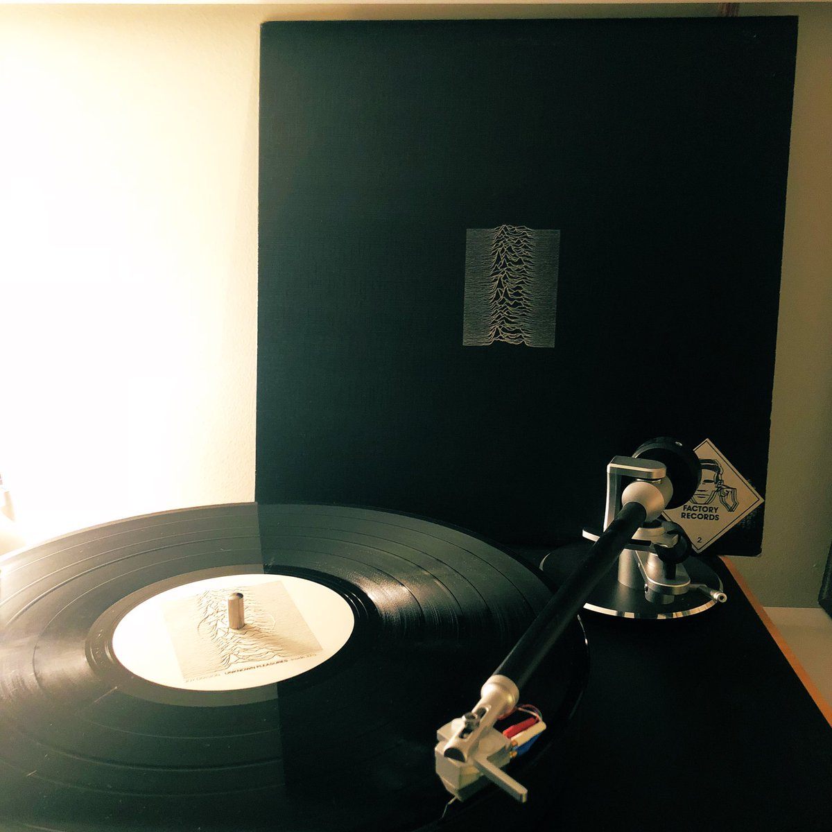 Joy Division - Unknown Pleasures op draaitafel