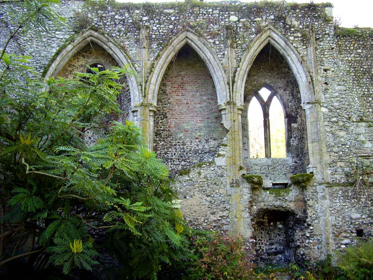 The high pointed EE arch of the east window is echoed here along the south wall. As Norfolk has no natural supplies of quarry stone all the visible dressed stone had to be imported into the county from as far afield as France.  #EAchurches