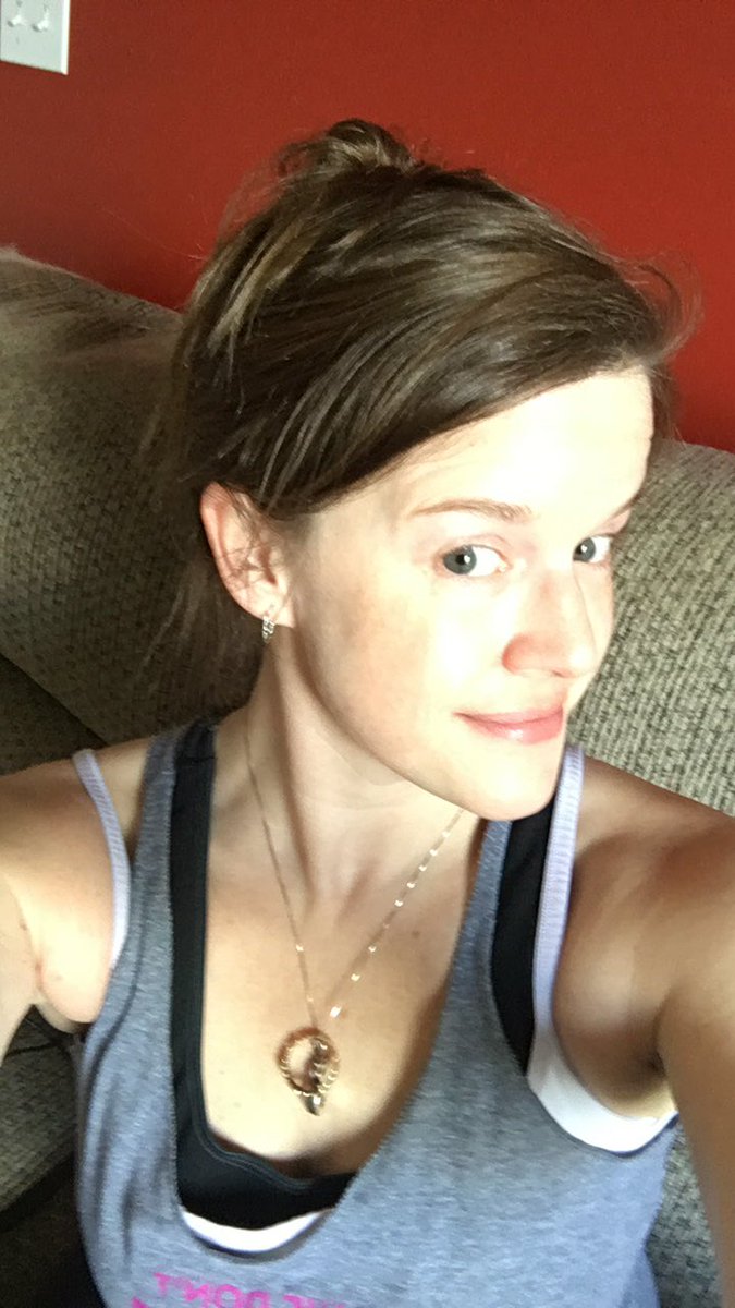 DanjaZone93's tweet photo. So we’re wearing our hair up for the next month, right? How else do you hide those split ends? #COVID19 #messyhair #covidhair https://t.co/GUM06hcC7H