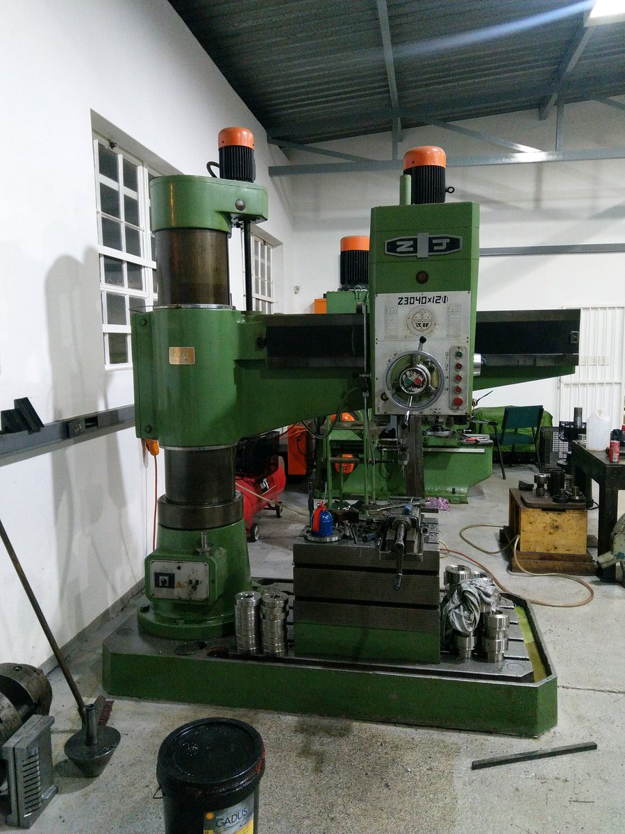 NezarDonavin's tweet photo. Shop tour time 
Radial drilling machine 
-sounds lile sid the sloth screaming on a continuous loop https://t.co/fQFfZ1o8fX