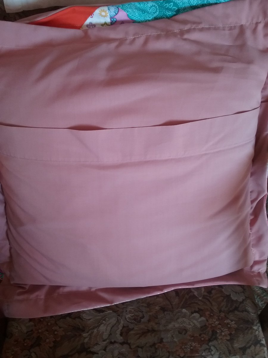 MargaretStamp's tweet photo. Cushions made from fat quarters &amp; old bed sheet. https://t.co/bYmh6YrgjW