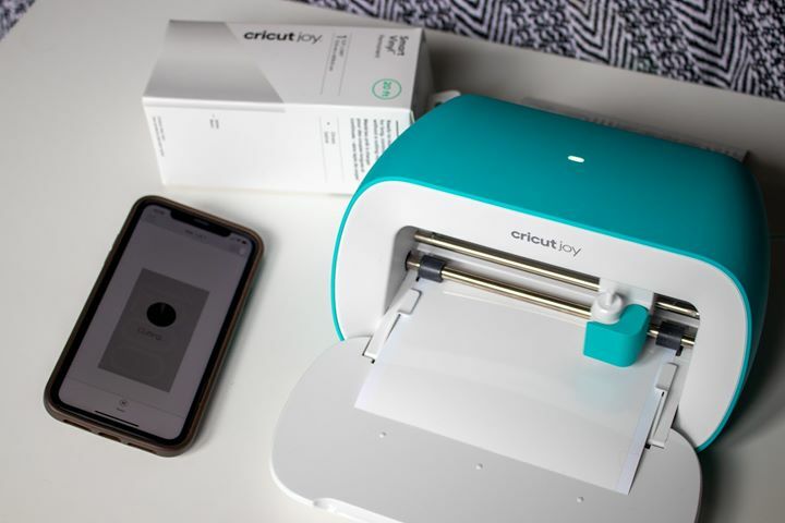 MyBreezyRoom's tweet photo. #ad On the blog today, I've got 3 little things you can make with Cricut - The Official Page!'s newest and smallest machine. It's super handy for making quick and easy projects like the ones I made in this post.
Check it out: https://t.co/dKdlYXjqqc
#cr… https://t.co/myjhGvMpDF https://t.co/545PJL8j78