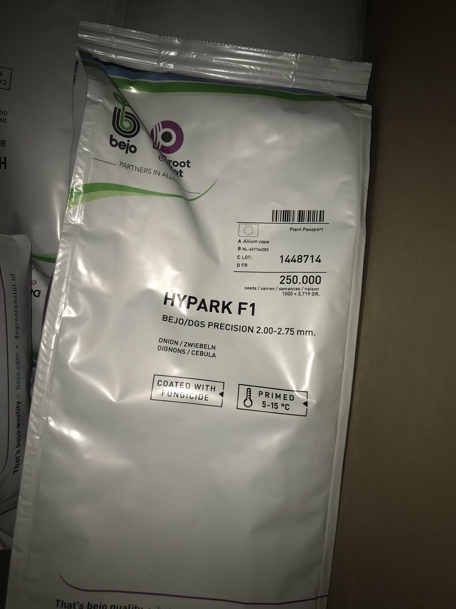 Jaap_Jonker9's tweet photo. Laatste klant van vandaag net gehad #Hysky! Nog even door met #uien #zaaien en dan morgenavond de haspel erop. Morgen weer wat zaad naar Groningen brengen #Hypark #Primed @DeGrootenSlot #service https://t.co/OkHtMLfC5R