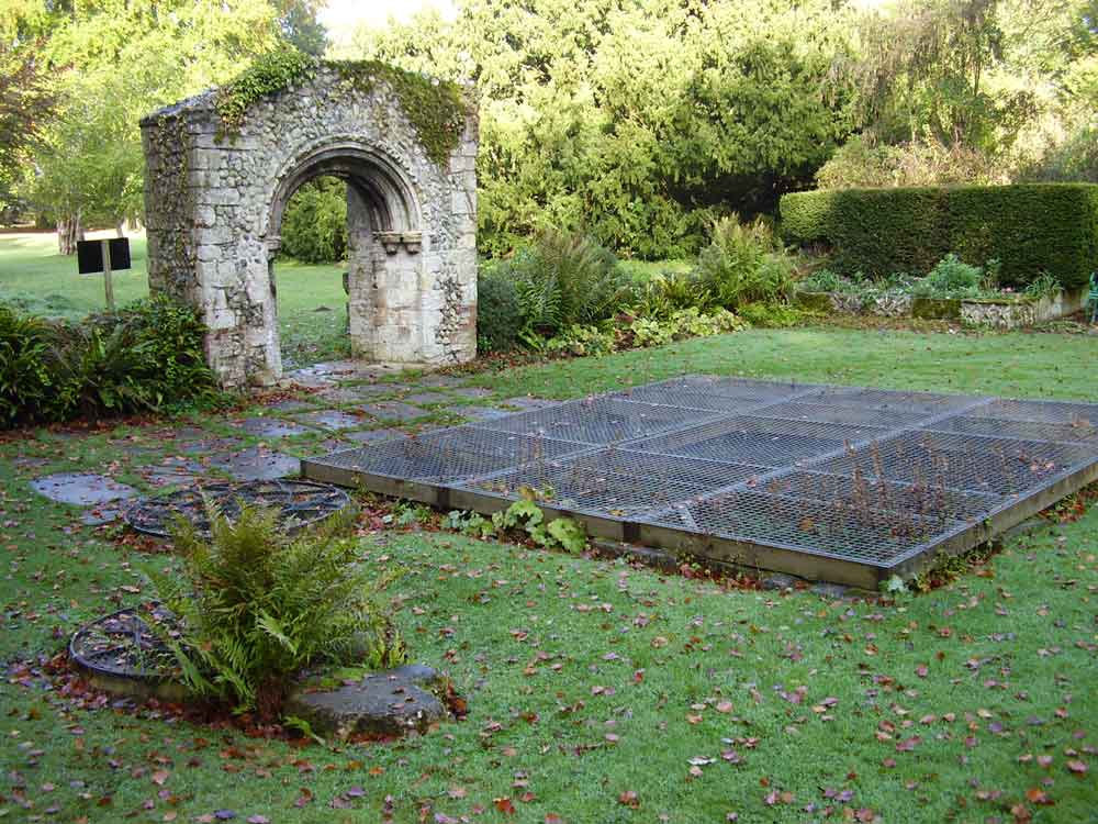 . In the foreground can be seen the two ancient Holy Wells of Walsingham. Between the two wells used to sit a stone that worshipers were required to kneel upon. They then dipped a hand in each well and silently asked for their boon.  #EAchurches