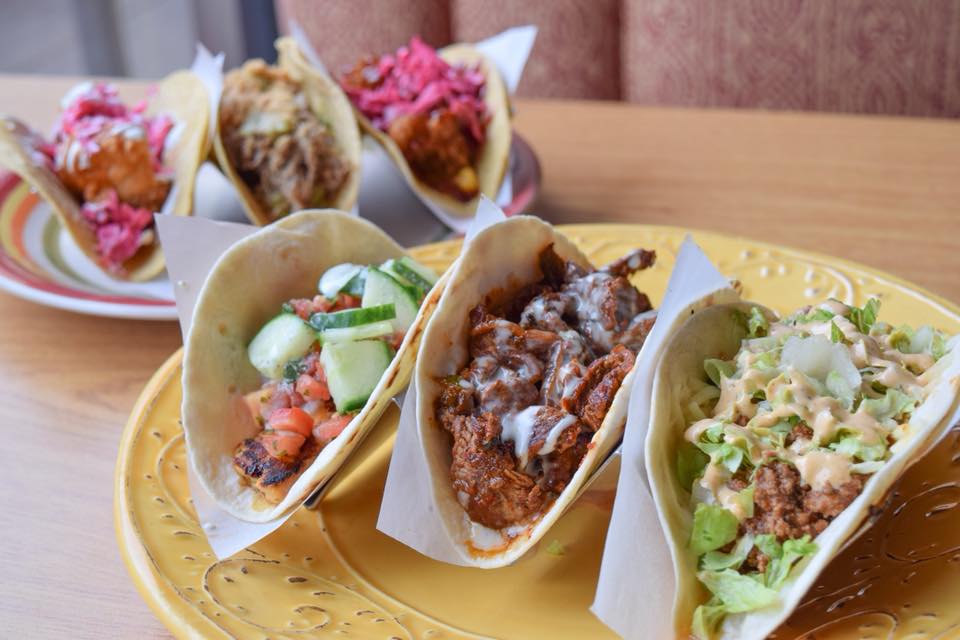 LocalRestWeek's tweet image. Looking for a little #TacoTuesday fix?🌮

Order from Papi Grande's in Amherst and #supportlocalrestaurants with LRW To Go!

🍹Did we mention they're selling gallon margarita bags to go?!🤯

For a full list of restaurants, visit our website:
localrestaurantweek.com/restaurants.ht…