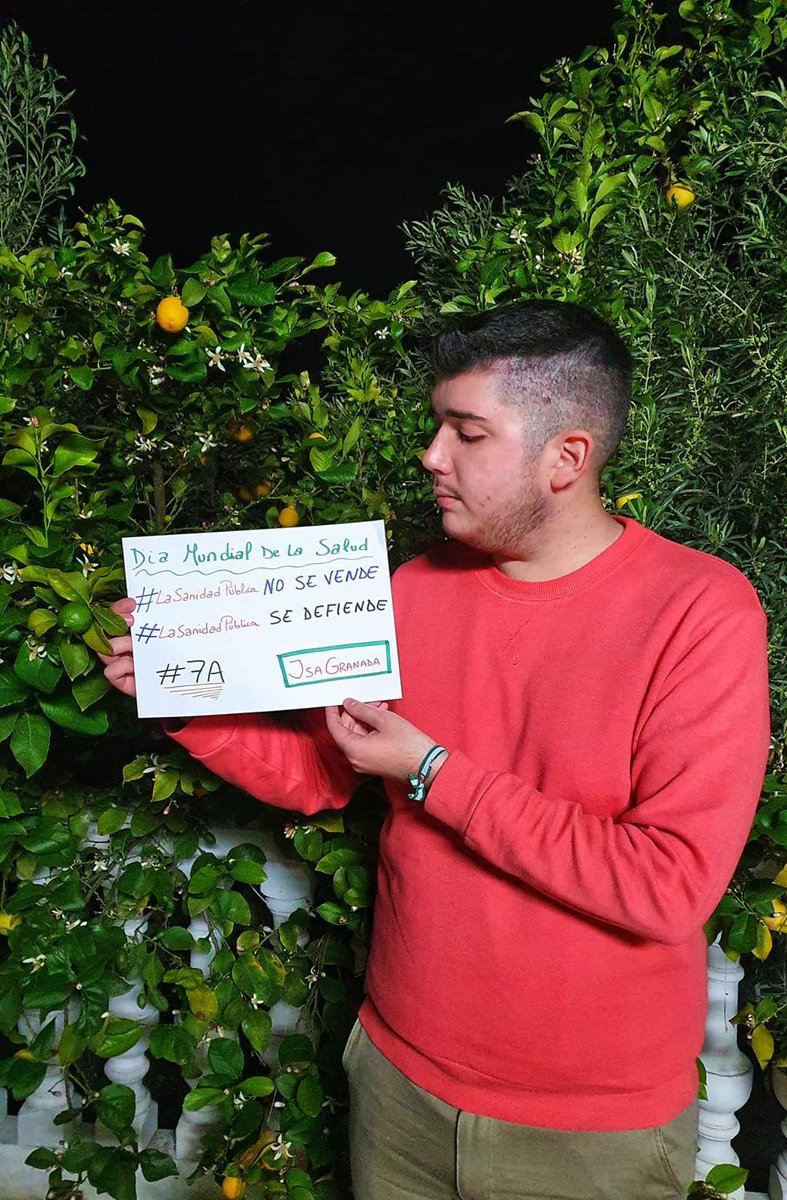 JSAMoclin's tweet photo. Ahora, más que nunca, con la complicada situación que estamos viviendo por el #Covid19 que NUNCA se nos olvide lo importante y necesaria que es la #SanidadPública! Tenemos que defenderla y luchar por ella 💪🏻💪🏻

#LaSanidadPúblicaNoSeVende
#LaSanidadPúblicaSeDefiende

✊🏻🌹 https://t.co/36l3lEgLdH