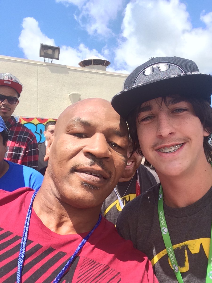 MaroonEMK's tweet photo. @sethdanie1 @kirstiealley My brother was seated beside  @MikeTyson at an ESPN taping at Comic Con!  My other brother and sister met @britneyspears years ago when my sister won a poster contest to meet the opening act.  The opening act was unavailable so they got to meet Britney! @marianaleigh https://t.co/pB4oF0P23f