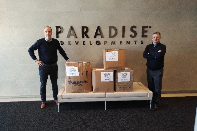 COBMPalleschi's tweet photo. Inspired by @VancityReynolds I reached out to some businesses to request some support. I am happy to say that three businesses stepped up with a donation of25,000surgical masks for our frontline workers. Delivered to @OslerHealth for both @CityBrampton hospitals. #FlattenTheCurve https://t.co/y3weM73a5E