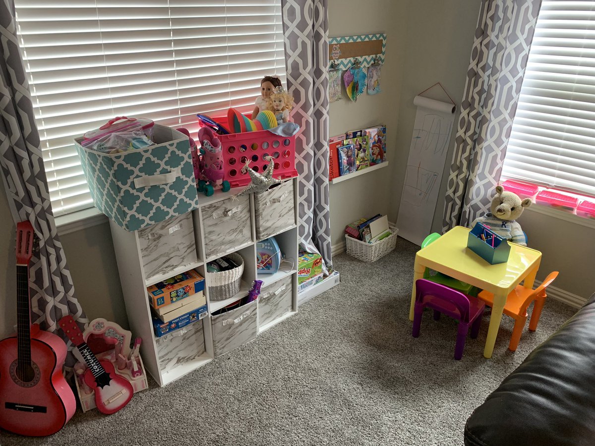 Tidy up Tuesday means cleaning up Addison’s space. Tackling laundry next! #BoswellBonds #bosproud <a href="/BoswellStuco/">Boswell Student Council</a>