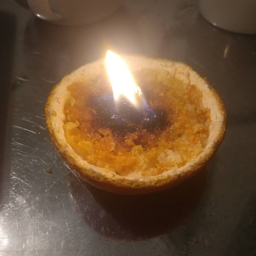 howardwong1's tweet image. Taught my youngest how to make a candle from an orange skin. She did this completely on her own.
.
.
#dadding #makingstuff #candle #orange #orangecandle #fire #prouddad instagr.am/p/B-s6eQThjqK/