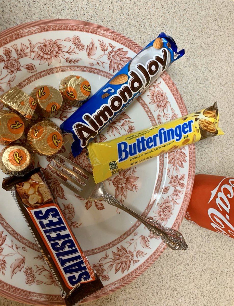 thecheesefeed's tweet photo. One new family #Lockdown/#Quarantine tradition is that we all send pics of our dinners to each other
Aunt Cathy wins tonight
#lockdowneffect #QuarentineLife #lifestyle #coronavirus #HealthFood #CompleteMeals #lowcarb #DefinitelyNotKeto https://t.co/8YOmN0WfCq