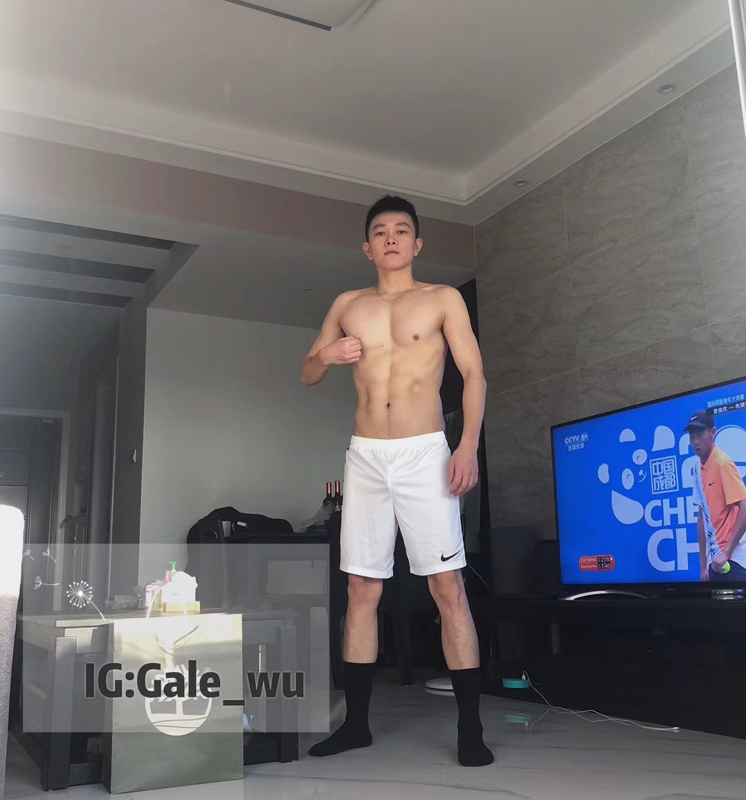 fireman10691069's tweet photo. 奶奶腿，健身房倒闭了，气死了，有没有贱奴想被虐的，让我出出气 https://t.co/SJMo6kdbho