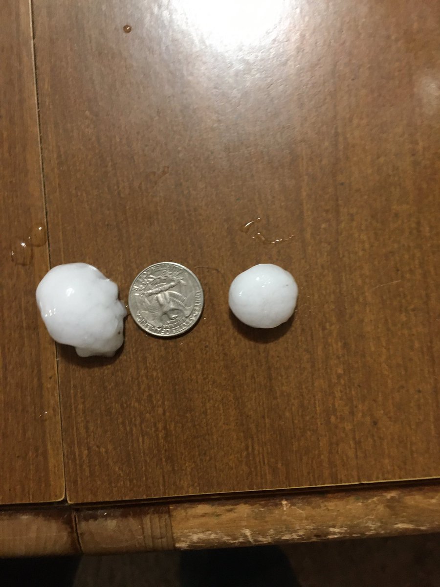 geoffnash's tweet photo. @NWSGrandRapids Quarter size hail south of Otsego about 2 minutes ago. https://t.co/ziX6shmc8N