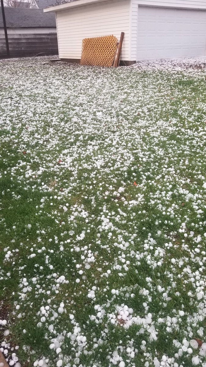 GoGreen_Stack's tweet photo. Me: What a beautiful day, nothing can go wrong

Mother Nature: wanna bet, it's 2020, watch this!! https://t.co/TJLb66j0If