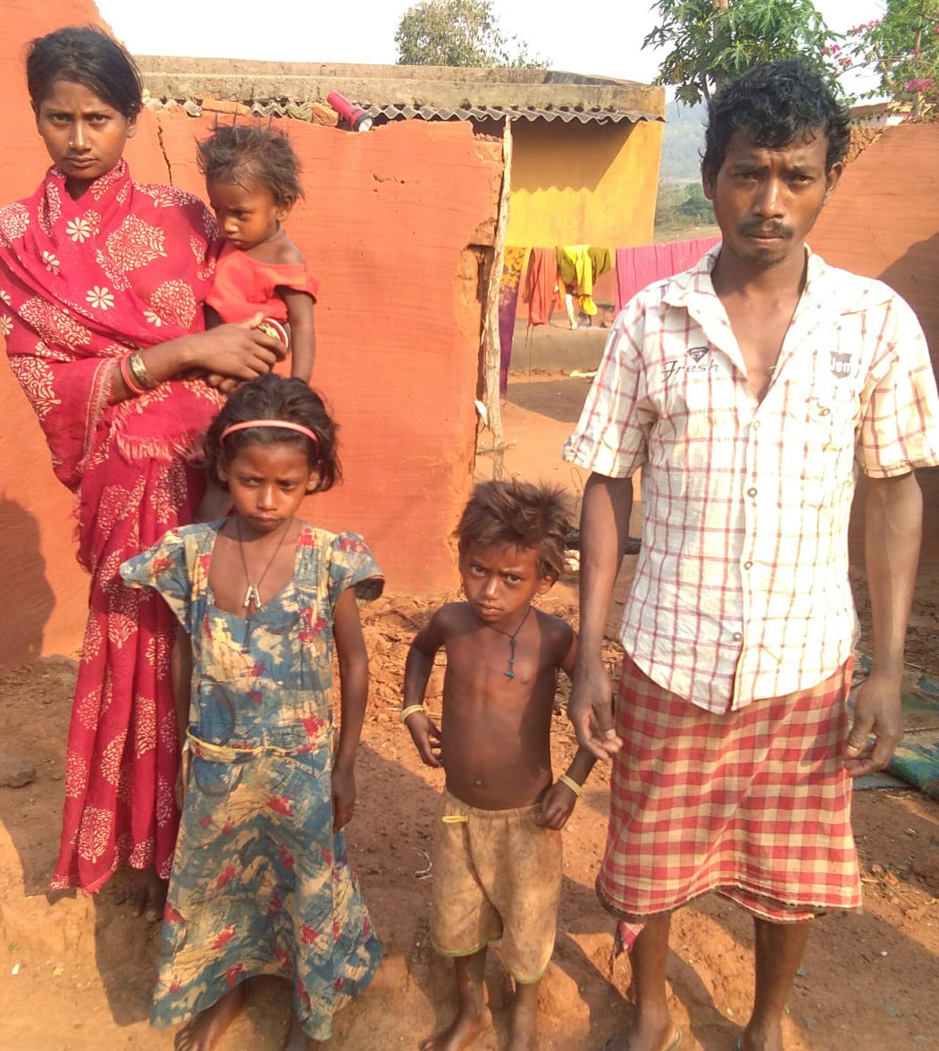 HimansuOdisha's tweet photo. #SadarBlock #Mahadeijoda_GP
After repeated request made to @DistAdmKeonjhar since years 4 ration card 4 these five famillies of #Naupada that fell on deaf ears . So during this #LockDown they neither rcvd ration or Rs 1000 provided by Govt .
@CMO_Odisha
@rajaaswain
@Food_Odisha https://t.co/CwIwDZLogm