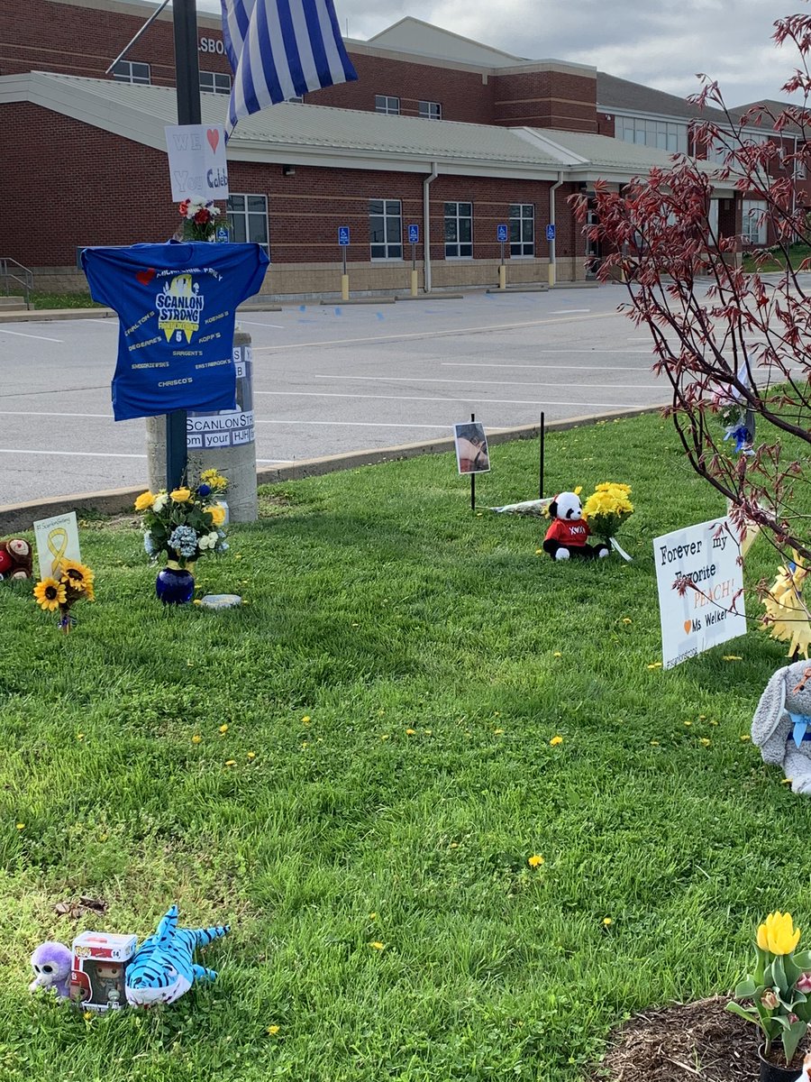 Hillsboro_JH's tweet photo. Here are some updated pictures of Calebโs #ScanlonStrong site along Hwy 21. Thank you to all who have driven by and honked, stopped to observe, or brought an item to honor his memory.
Blessed to be a part of @Hillsboro_R3 https://t.co/eN65wERTU2