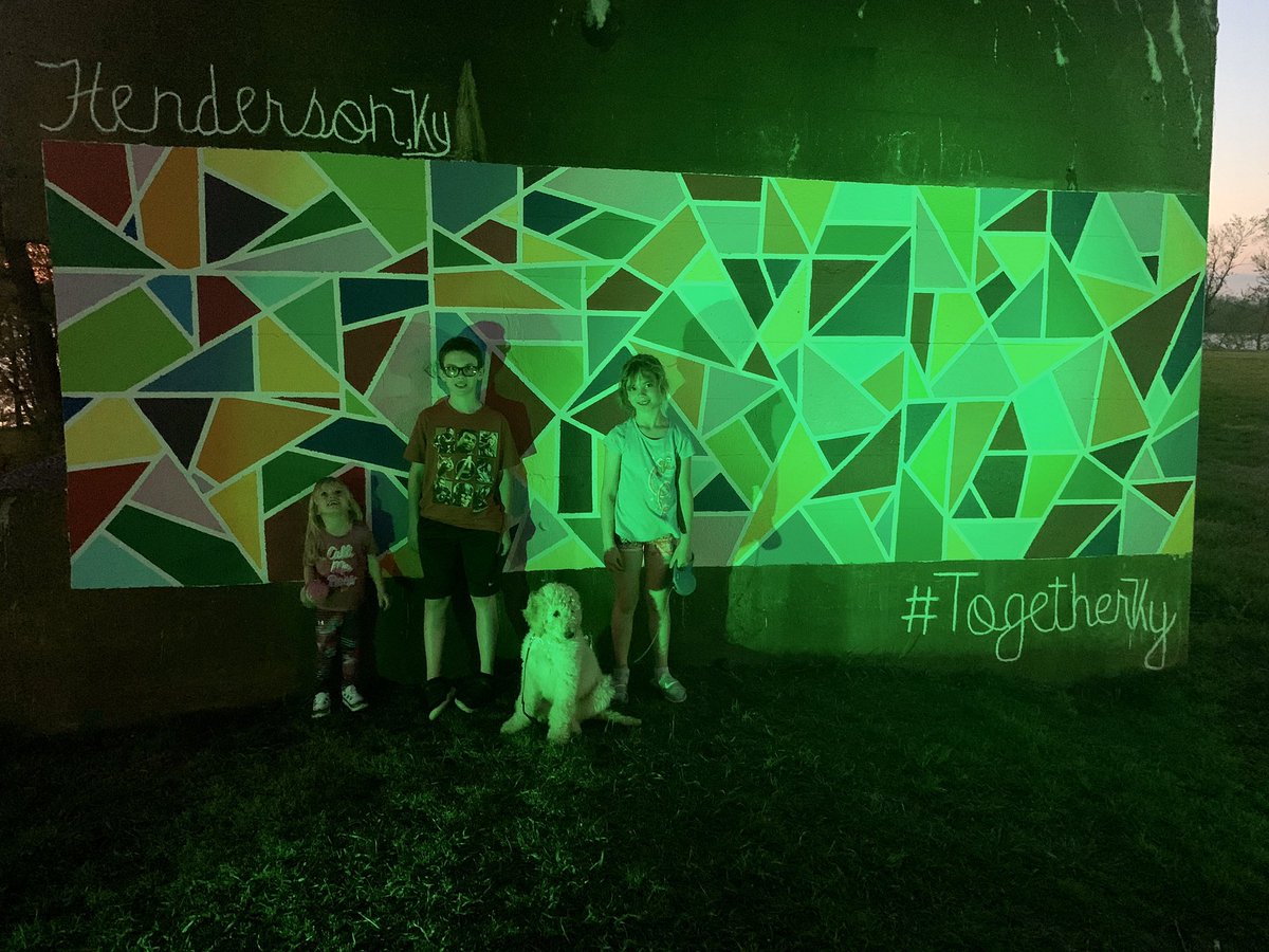 katy_park11's tweet photo. One good thing about this time is that we have taken family walks twice a day. Tonight we found this gem in our little city and had to stop for a picture. #teamky #togetherky @GovAndyBeshear https://t.co/AwOSOoNKFa
