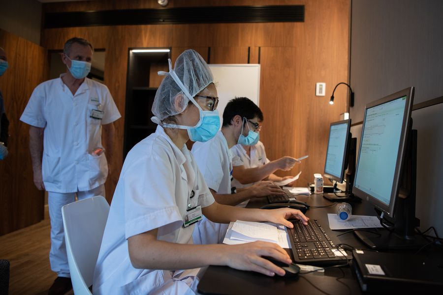 XHNews's tweet photo. Latest count of confirmed #COVID19 cases worldwide at 0000 GMT, April 8: Johns Hopkins University
World: 1,426,096
U.S.: 396,223
Spain: 141,942
Italy: 135,586
France: 110,065
Germany: 107,663
China: 83,094
Iran: 62,589
Britain: 55,949
Turkey: 34,109
Switzerland: 22,253 https://t.co/5IwgbpbSbO
