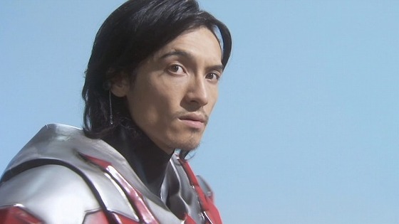 Riderアサマ 愚存 キール星人 グランデがネオバトルナイザーを手のひらでクルクル回してるのかっこいいんだけど あれどうやってるんだ T Co Q8xg05gtyr Twitter