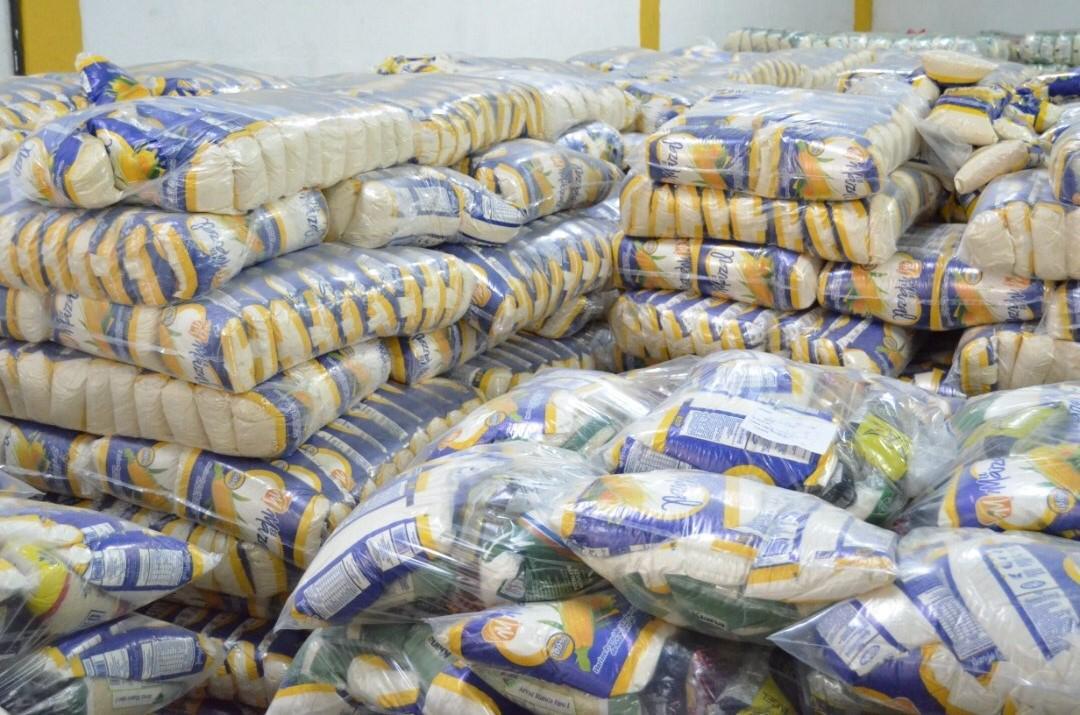 NicolasMaduro's tweet photo. Aprobé los recursos para todos los bonos de abril que son asignados a través del Carnet de la Patria. Asimismo, aprobé más de € 95 millones para garantizar el PAE, el plan de Proteína Animal y el CLAP en sus diversas modalidades. Hacemos mucho con poco. ¡Si Se Puede, Venezuela! https://t.co/1WnRYUGPgb