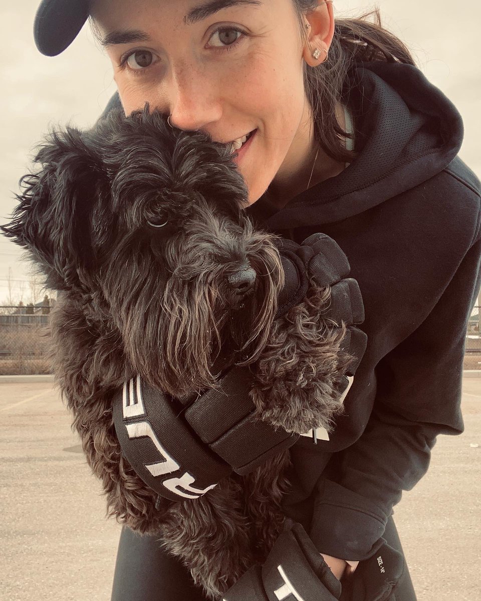 tdus19's tweet photo. Thanks to the empty parking lot and Rawlie for teaching this old dog some new tricks today 🏒 
@RINKHockeyAcad @RINKTrainingCtr https://t.co/E7PPZ662xH