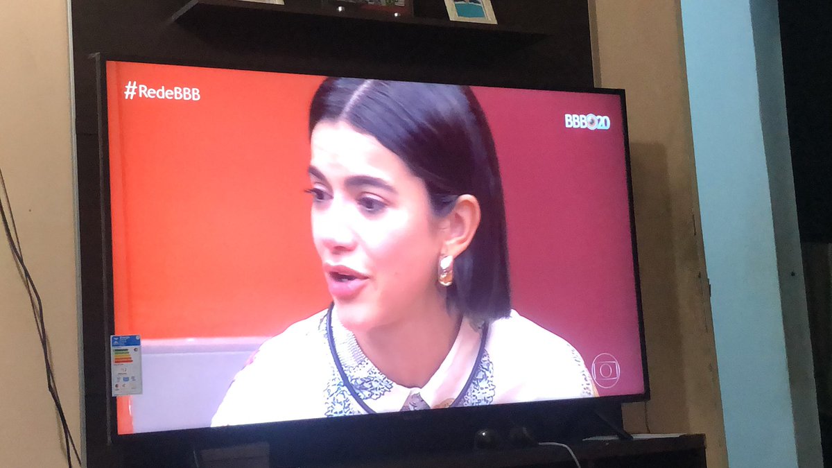 luhricke's tweet photo. Alguém liga para os pais da Manu e pede pra irem pegar ela. Ela não sabe brincar, tem que tirar ela do parquinho #manuracista #rafafalsa https://t.co/6fVPveEwbu